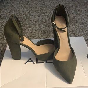 Aldo suede hill shoes with buckle. Size 8.5